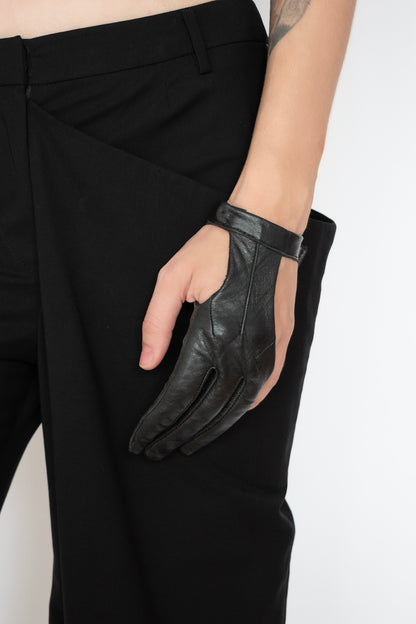 THREE-FINGER GLOVE in BLACK