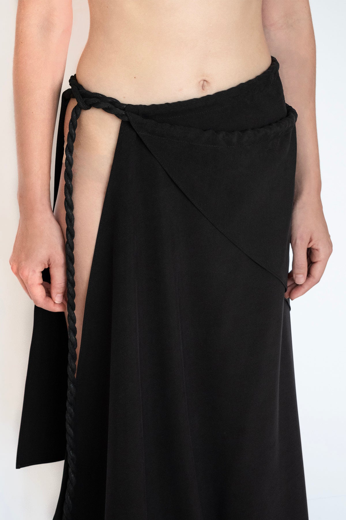 SKIRT WRAP in BLACK